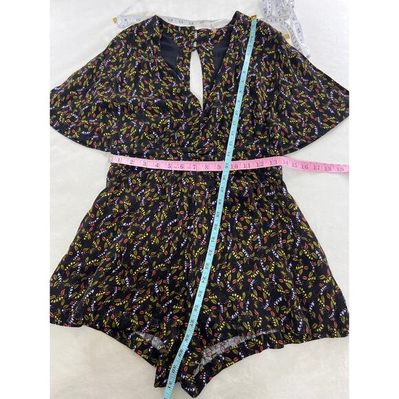 Free People Meet Virginia Black Printed Romper Shorts with Split Sleeve Size 4 - Picture 12 of 12